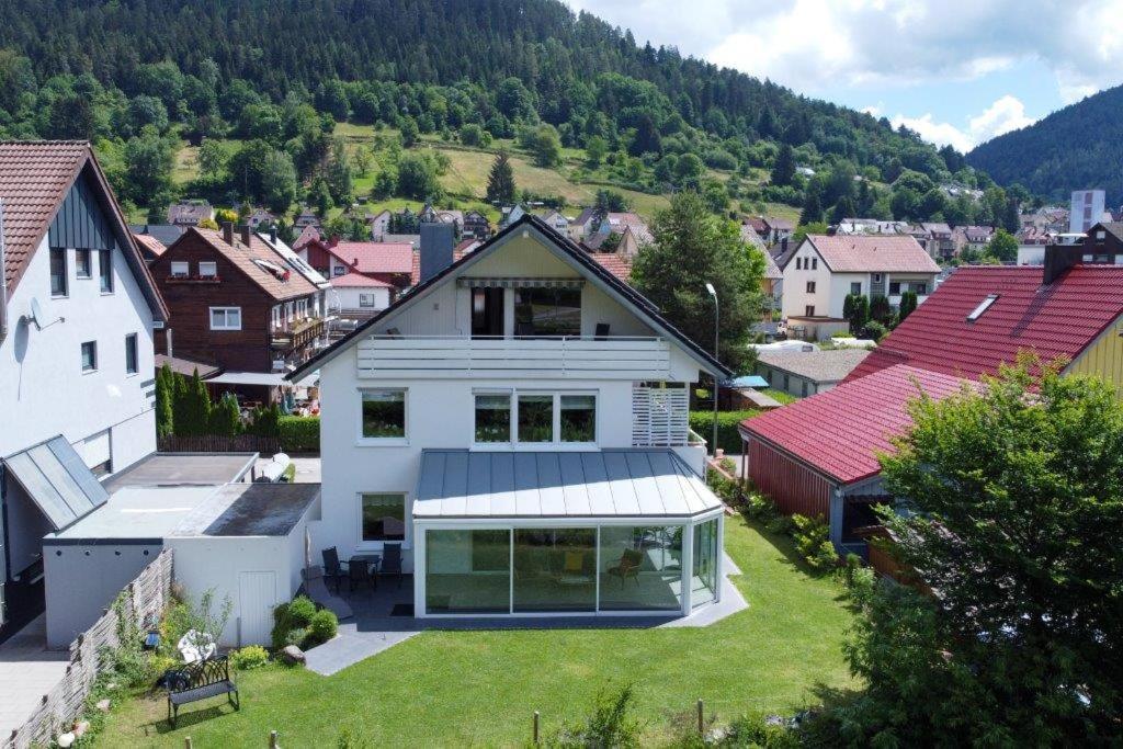 Ferienwohnung Am Enzufer Mit Balkon In Bad Wildbad Im Schwarzwald Exterior photo